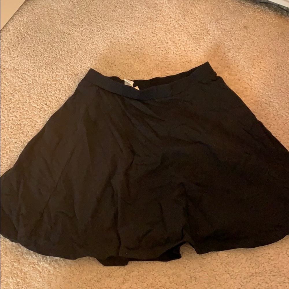 Black skater skirt